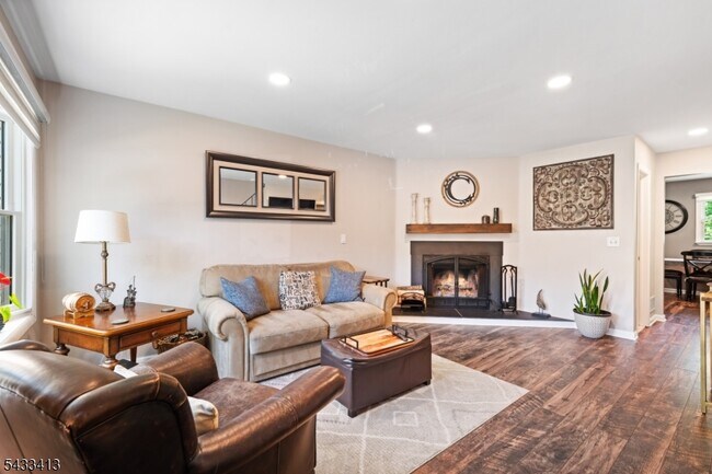 Photo - 118 N Bridge St