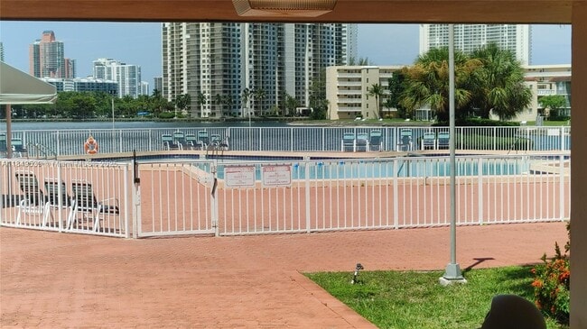 Photo - 3030 Marcos Dr Unidad T409