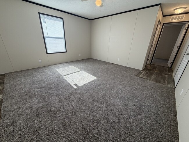 Photo - 16011 Villaire Ave