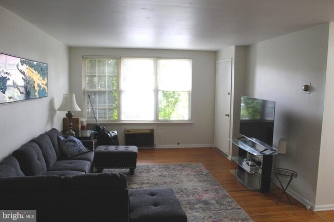 Photo - 5481 Vicaris St