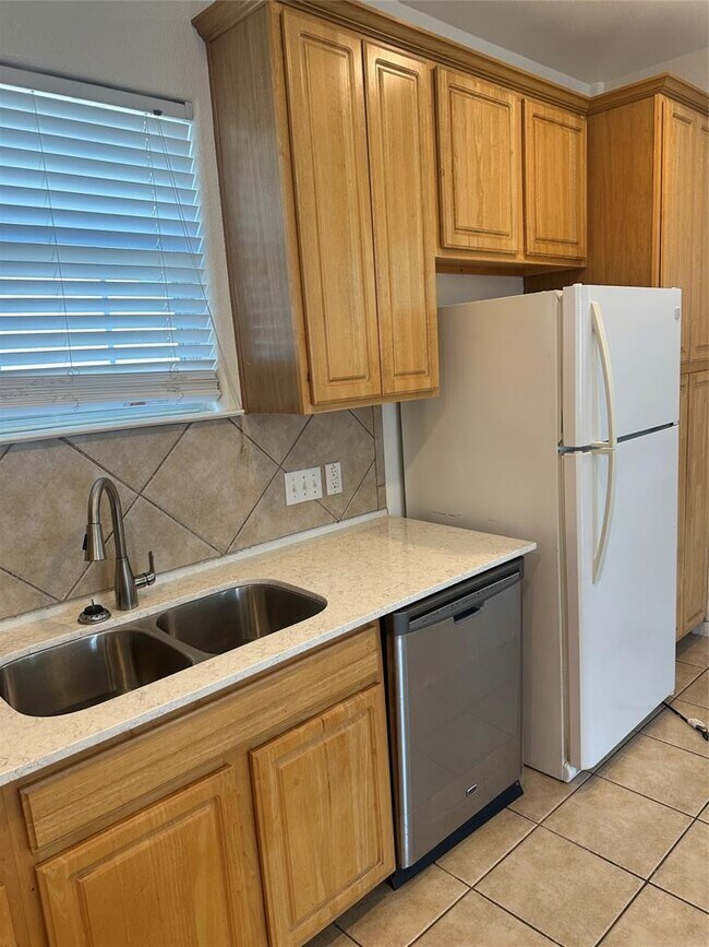 Photo - 5401 Evans Ave