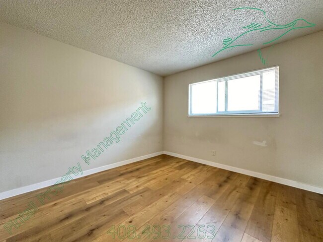 Photo - 978 Westlynn Way Unit 3