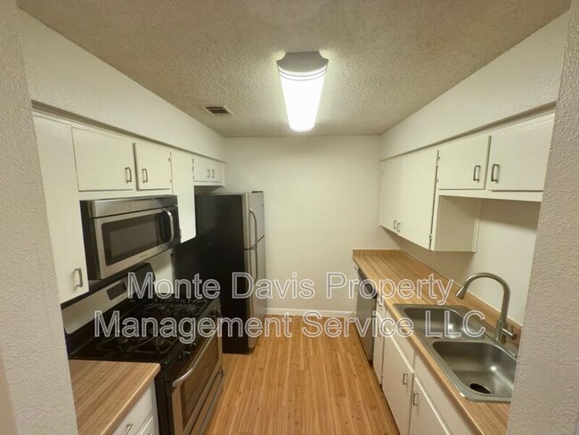 Photo - 115 Waller St Unit A