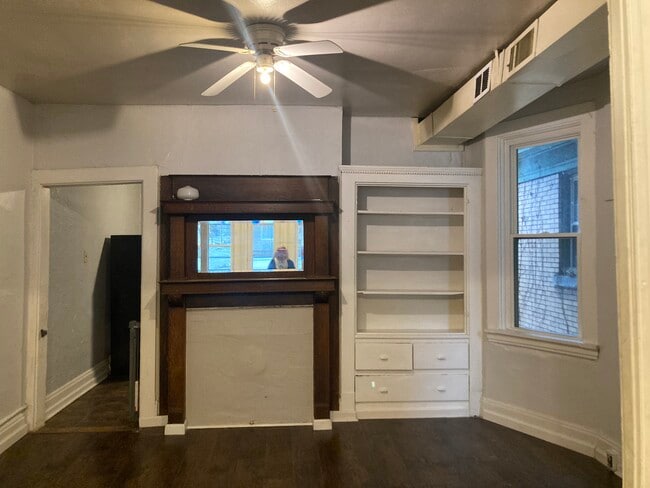 Building Photo - 406 Grace St Unit 2nd Floor