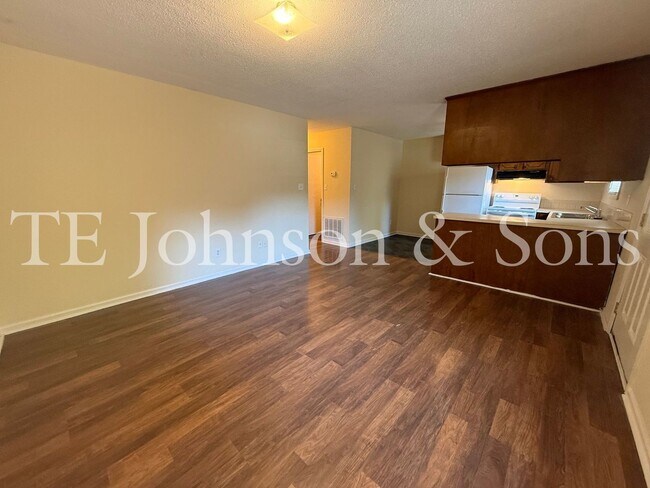 Photo - 1506 Oakshire-Water Included Unidad 1506 Oakshire D