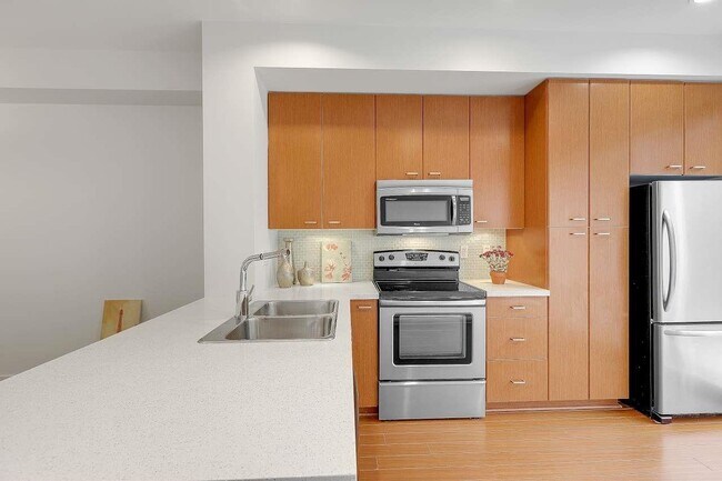 Photo - 2450-161A 161A St