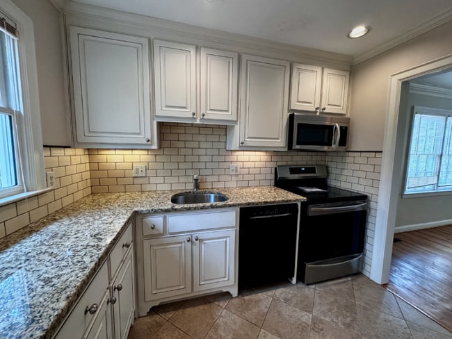 Photo - 1387 Midview Dr