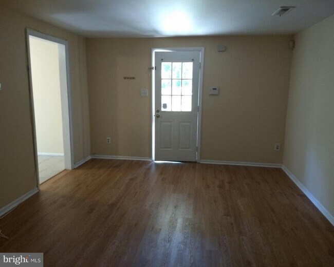 Photo - 743 Jackson St