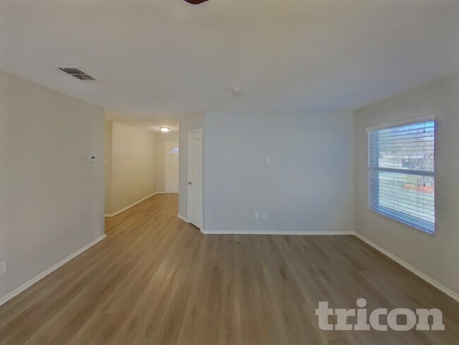 Photo - 1437 Lauren Dr