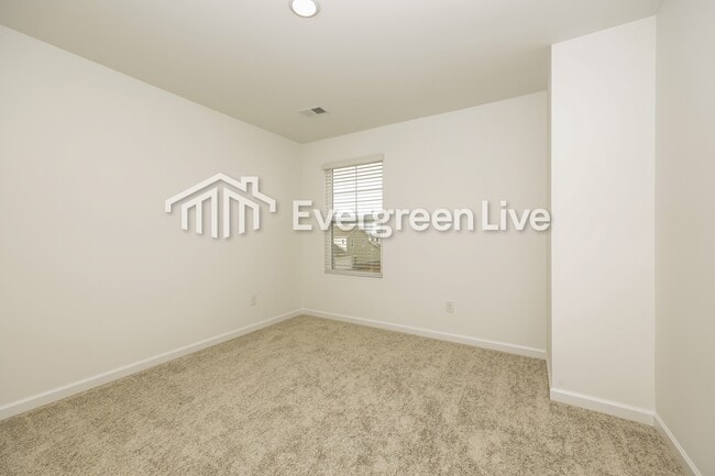 Photo - 806 Averitt Ln