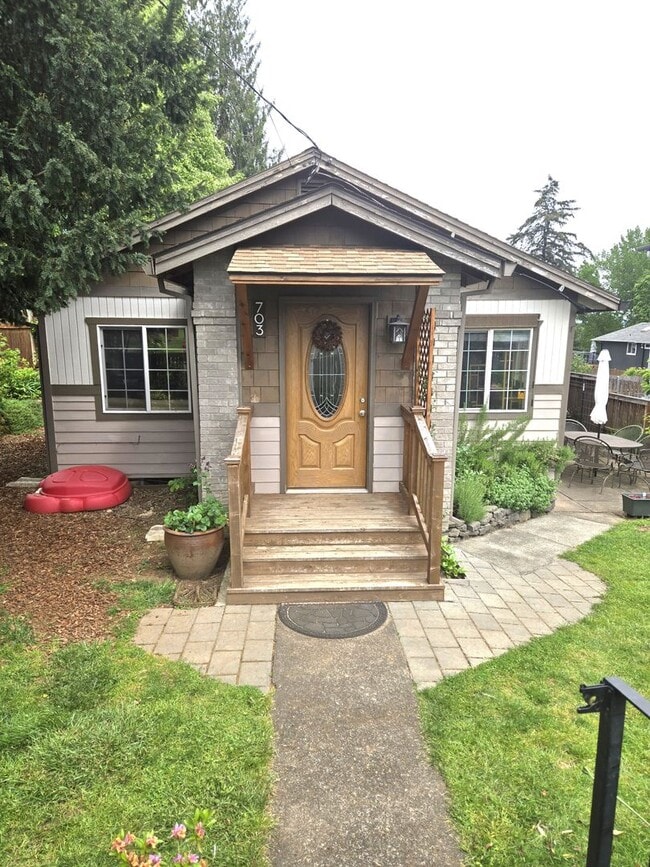 Photo - Great Location! Welcome Gardners! Tons of nice amenities ! * Landscape Service is Included *