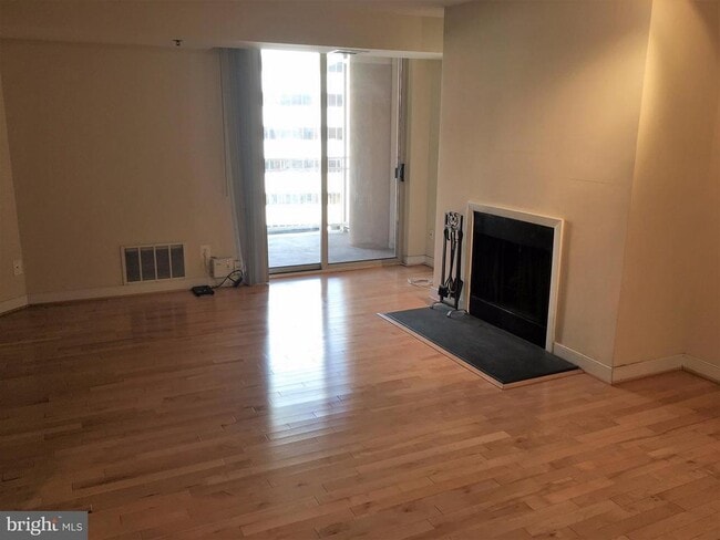 Photo - 7500 Woodmont Ave Unit S1011