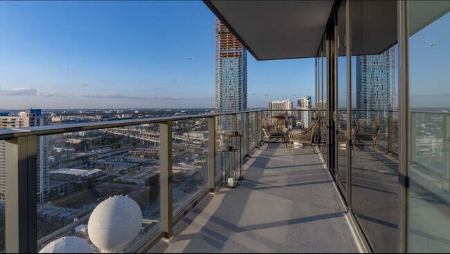 Photo - 36 NE 1st St Unit 522