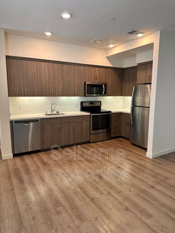 Photo - 777 Broadway