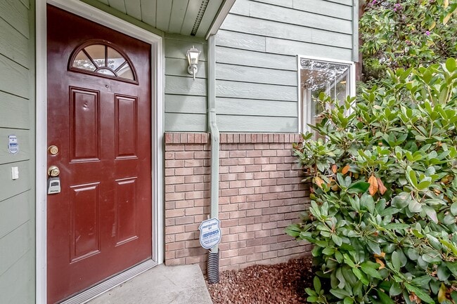 Photo - Modern Comfort in Silver Lake | 3-Bed, 2.5-Bath Home