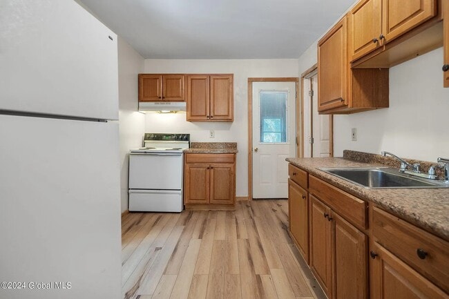 Photo - 181 4th St Unit 3