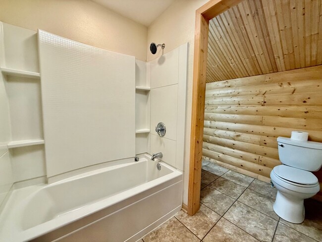 Photo - 802 2nd St NW