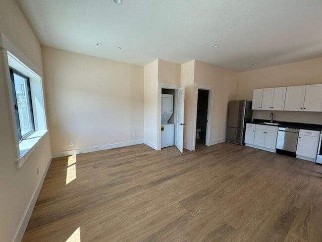 Building Photo - 1323 Dogwood Dr Unit 1323