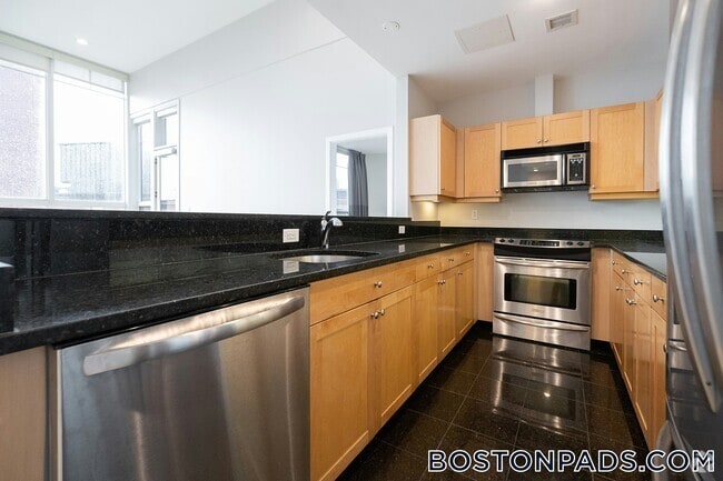 Building Photo - 490 Harrison Ave Rental