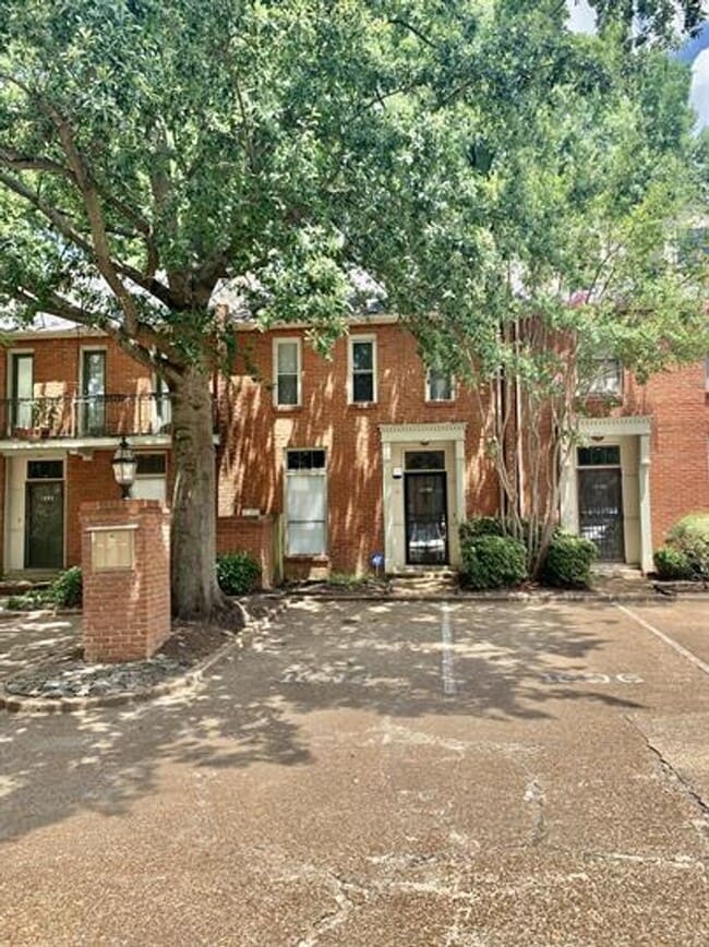 Building Photo - Stylish & Spacious 2-Bedroom Home in Memph...