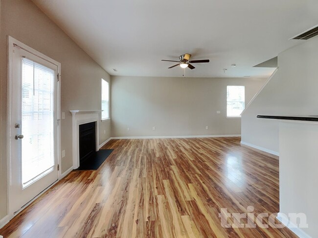 Photo - 1304 Lombar St