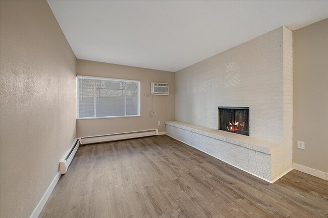 Living room - 4110 Hale Pky Unit 1E