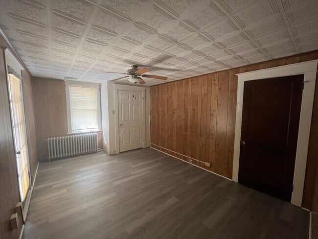 Photo - 1000 E Philadelphia St Unit Upstairs Apartment