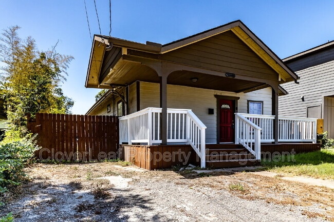 Photo - 1336 Center St Casa