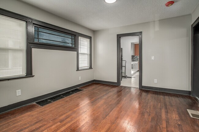 Photo - 4405 Bellefontaine Ave