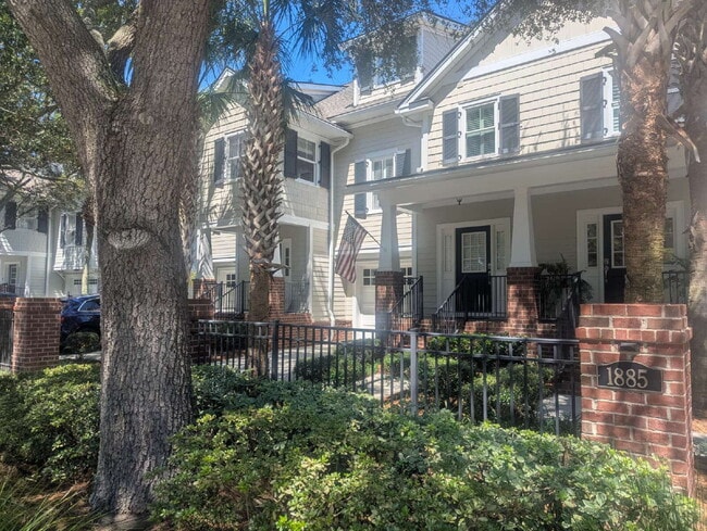 Photo - 1887 Pierce St