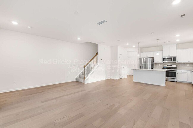 Photo - 240 Harpers Run Ln