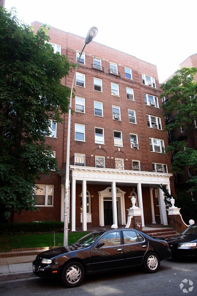 Ash Ave Apartments For Rent in Flushing, NY