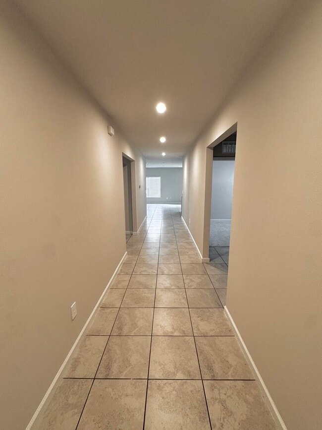 Photo - 461 Cherimoya St