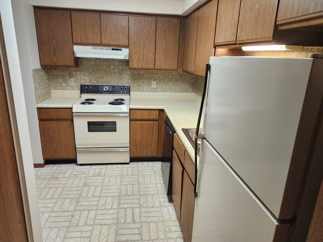 Building Photo - 130 Hartford Ct Unit #130 Rental