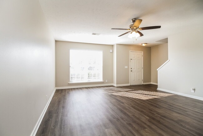 Photo - 1230 Shannon Ln