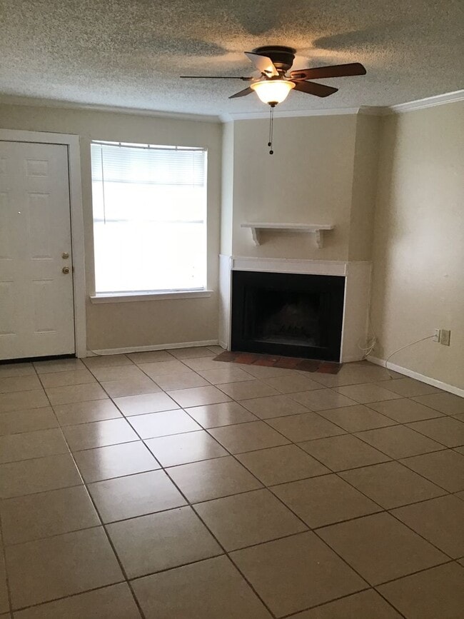 Building Photo - 8566 Leake Ave Unit A