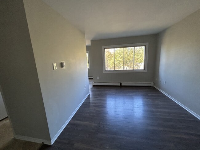 Photo - 15 Reading Crescent Unit 4