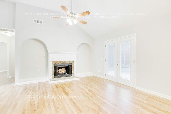 Photo - 883 Columbia Ct