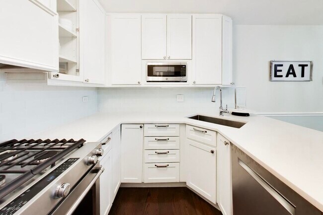 Photo - 1865 N Dayton St