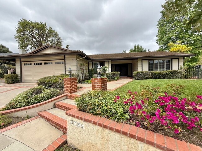 4 Bedroom Home in Del Cerro with SOLAR!! - 4 Bedroom Home in Del Cerro with SOLAR!!
