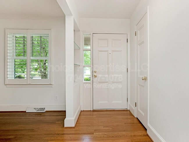 Photo - 421 Blairmore Dr
