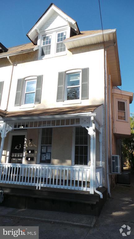 Building Photo - 127 Haws Ave Rental