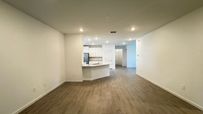 Photo - Gorgeous Grand Park North 4/3 with Garage