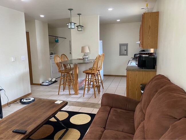 Photo - 924 7th St S