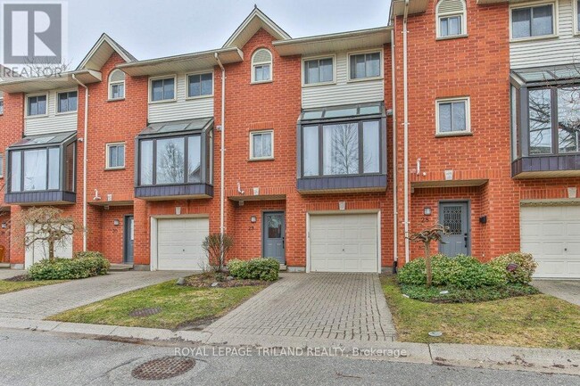 Photo - 683 Windermere Rd