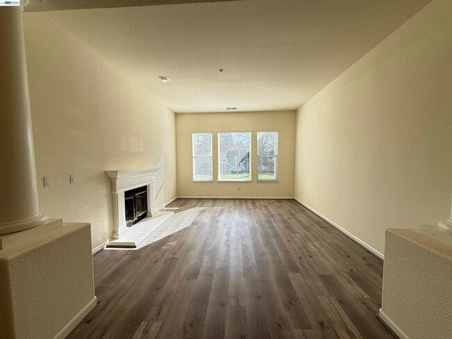 Photo - 2946 Bresso Dr