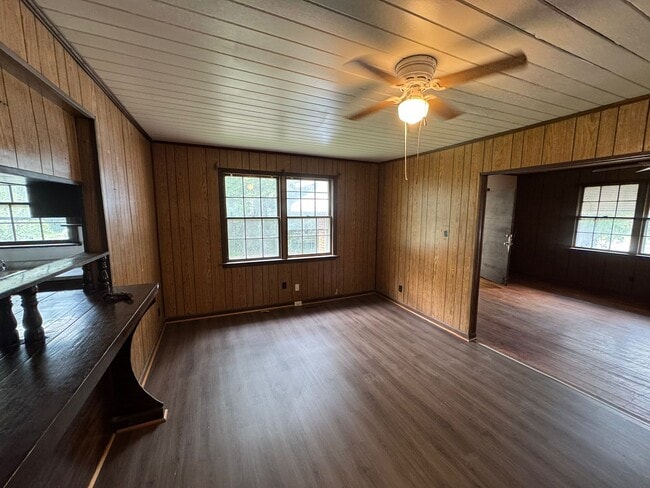 Photo - 3583 Napier Ave