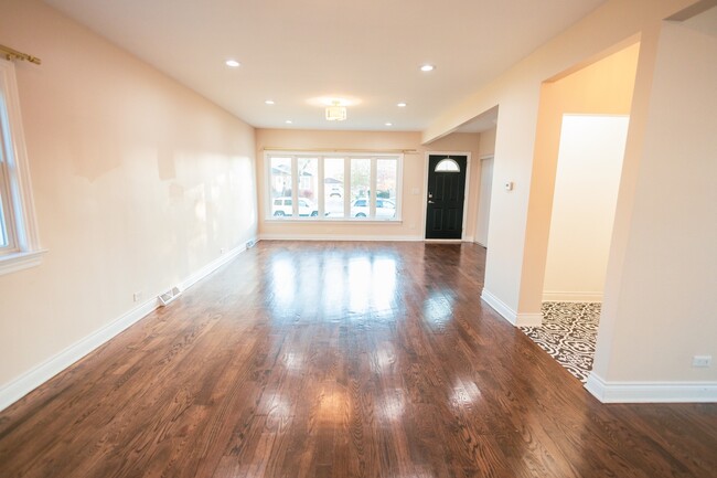 Photo - 7916 McVicker Ave