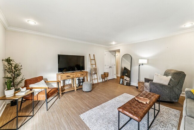 Photo - 530 W 10th St Unidad #530