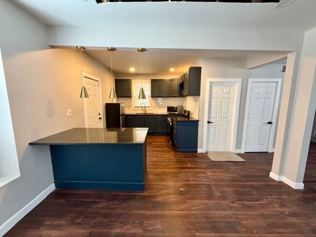 Photo - For Lease : 5 bedroom 1 1/2 bathroom fully renovated home in nice area. Call KPM 313-429-3244